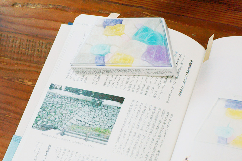 石垣を琥珀糖(砂糖と寒天で作られるお菓子)にするという大胆な制作エピソード